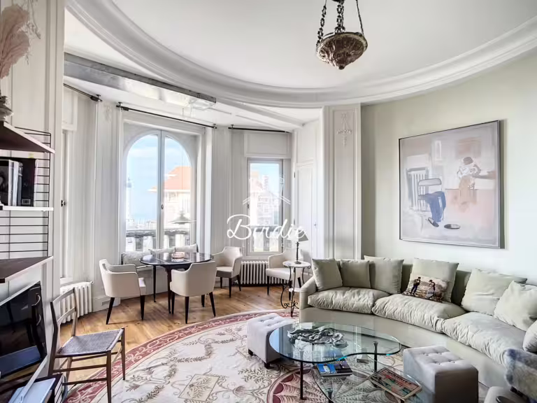 appartement-pedrena-biarritz-vendu-phare-mer-luxe-centre-ville-immobilier-luxe-5