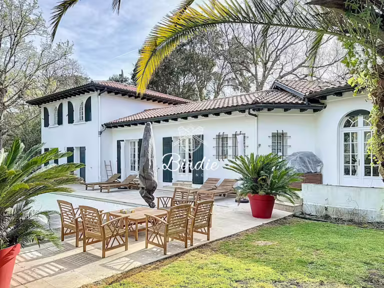 villa-joyenval-hossegor-vendu-lac-ocean-immobilier-luxe-prestige-1