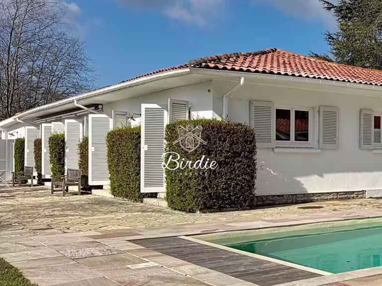 villa-st-nom-vendue-anglet-immobilier-luxe-vue-montagne-prestige-pays-basque-2