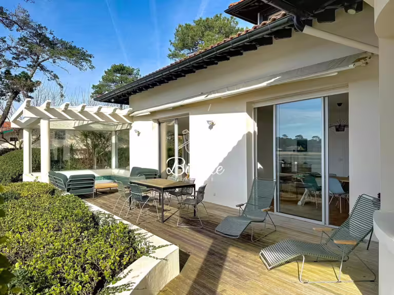 villa-tampa-bay-hossegor-vendu-lac-prestige-immobilier-vue-luxe-5